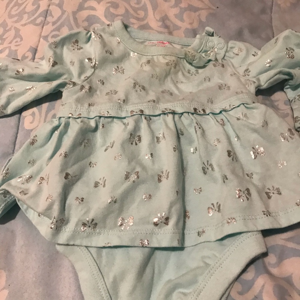 Baby girl sliver and light green body t-shirt